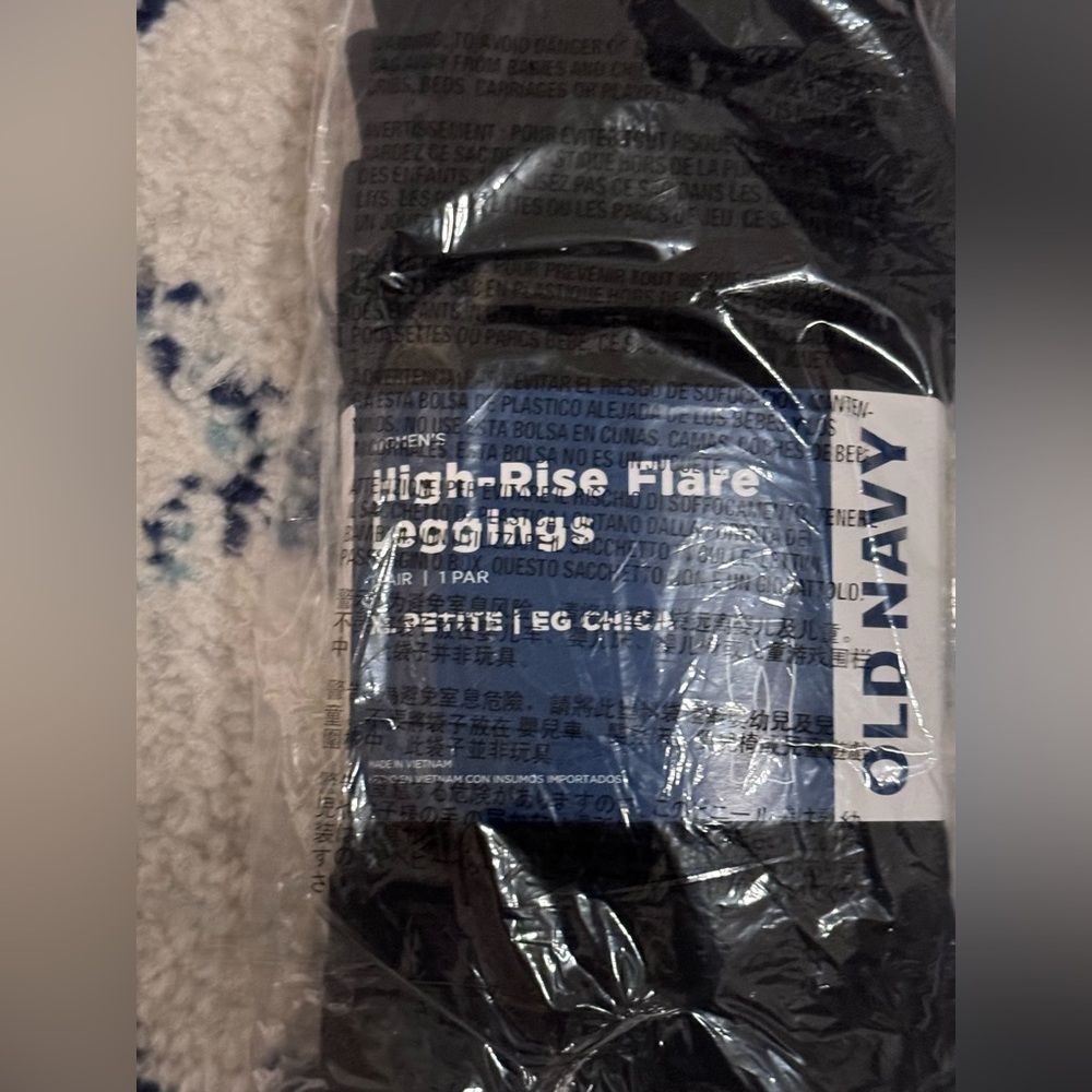 Old Navy High Waist flair leggings. Never opened